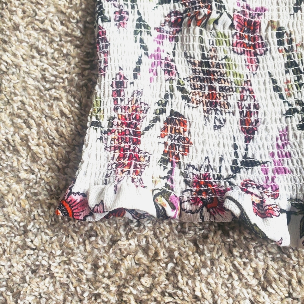 3/$20 Floral Mind Code Top Size Small - Picture 3 of 6